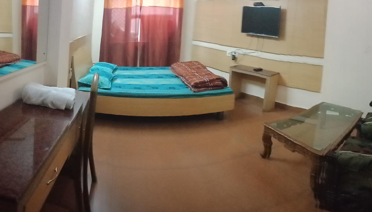 Hotel Palace Hoshiarpur 외부 사진